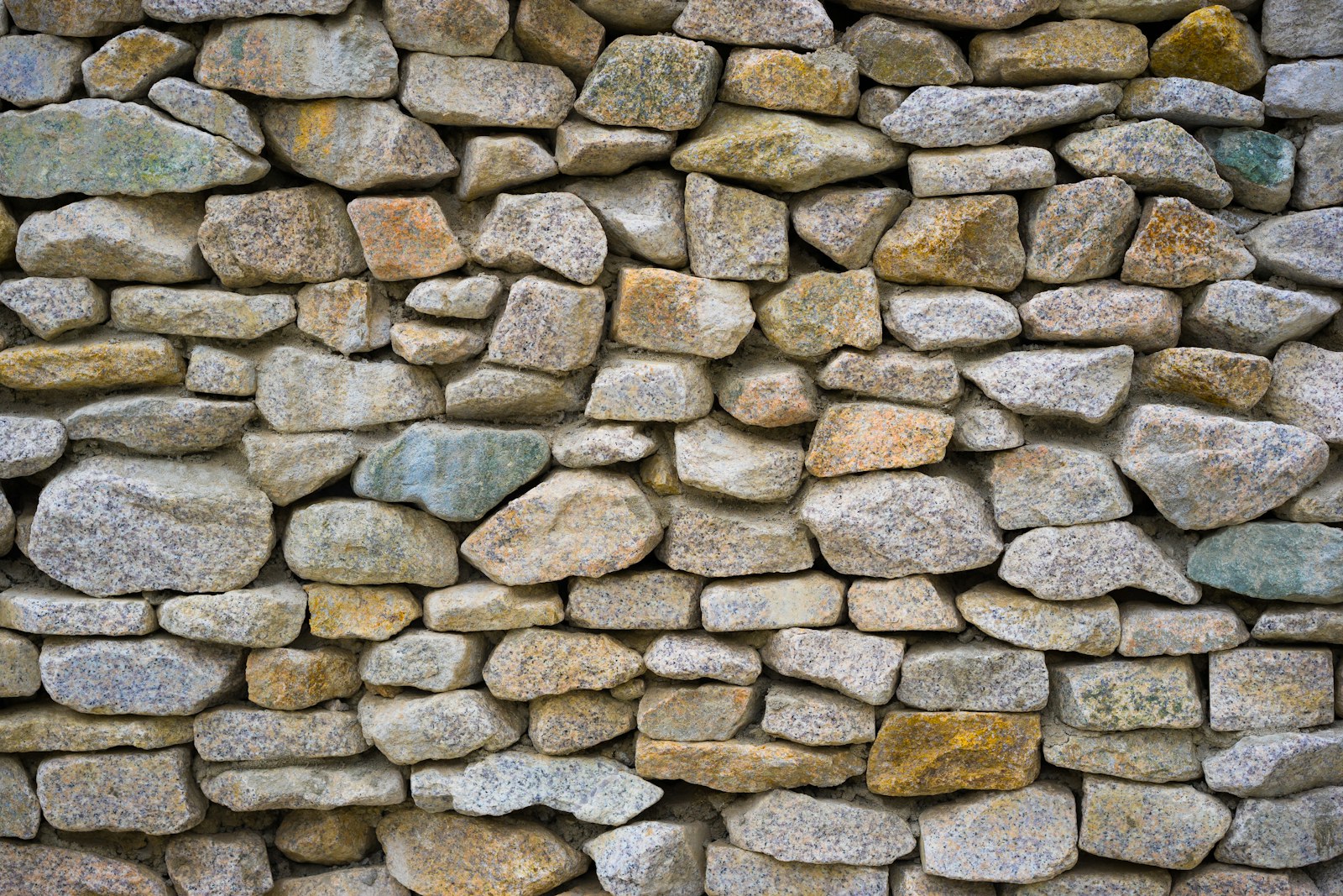 Wall built from tightly fitted irregular stones